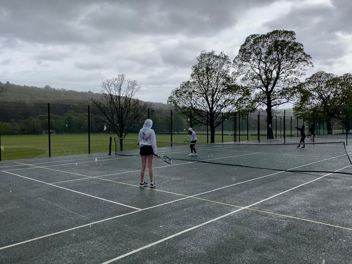 Super effort by the students working hard on the courts after school 🌨<a href="/WGS_DoS/">WGS Sport</a> <a href="/woodhouse_grove/">Woodhouse Grove</a>