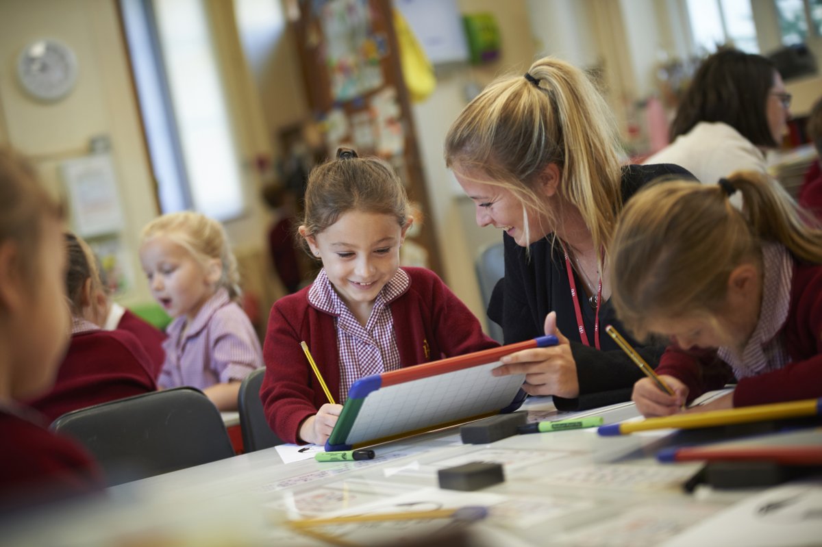 "Be it in a classroom, on a bus, in the dining room or outside, the contribution of all educators is important and profound" -  Hear from our Head Fraser Halliwell about #teacherappreciationweek: 
ow.ly/Q7Ve50EErbY