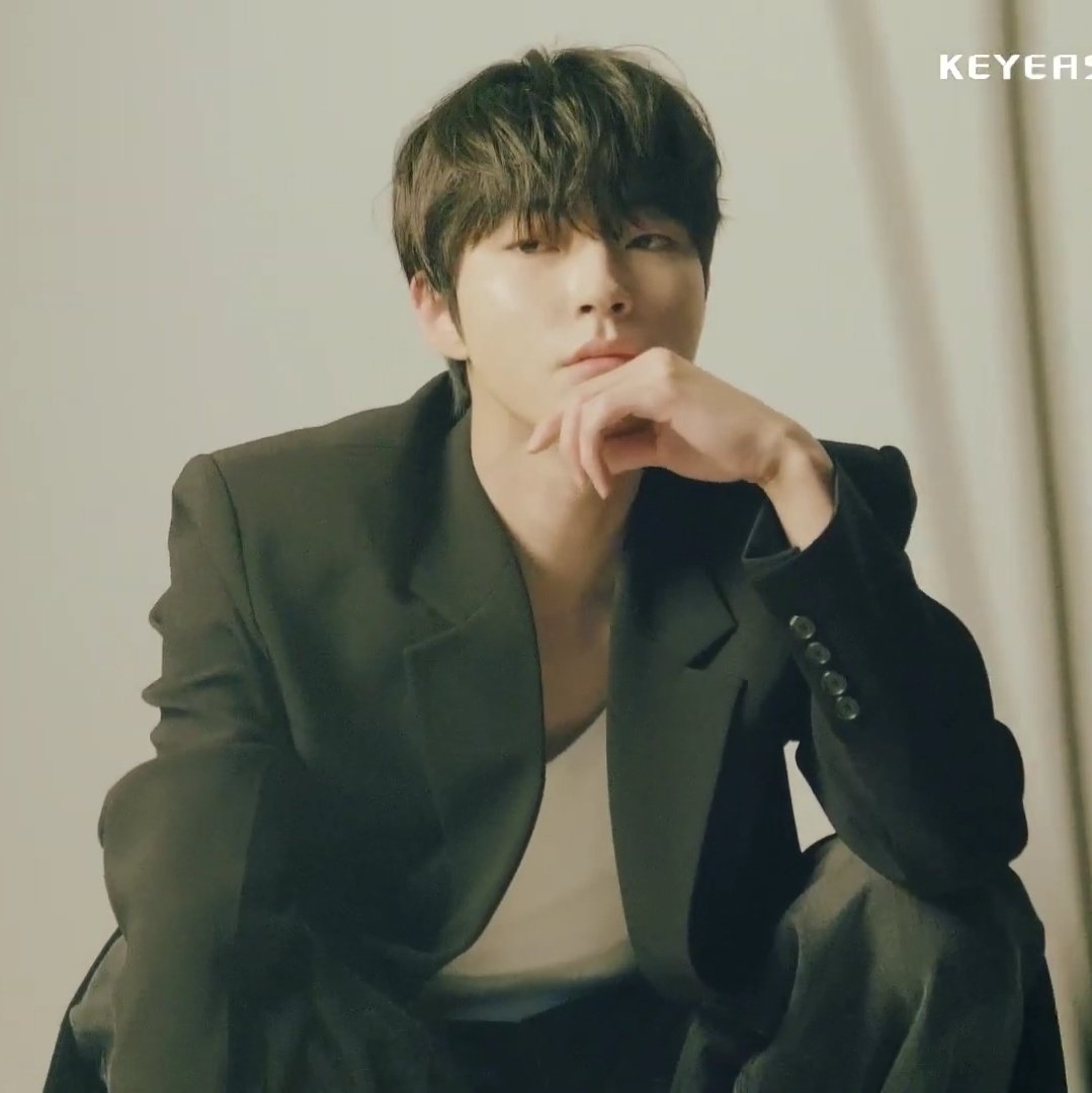 kdramasan's tweet photo. i love him. mom plz i want him :( https://t.co/57Anu9KUzy