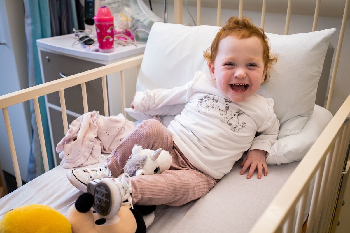tinychanges's tweet image. This smiley photo made our day and we hope it makes you smile too.

With the support of a #TinyChanges grant, @echcharity helped children in hospital during lockdown. 🦸‍♀️

Read their story here: tinychanges.com/covid19-edinbu…