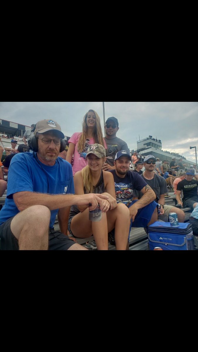 Dylanj235's tweet photo. @BuschBeer I miss going to a race with the fam the most!! #BuschReunionContest @_jlynnn_00 @LenHeart88 @JDNied23 https://t.co/62uJabLQPH