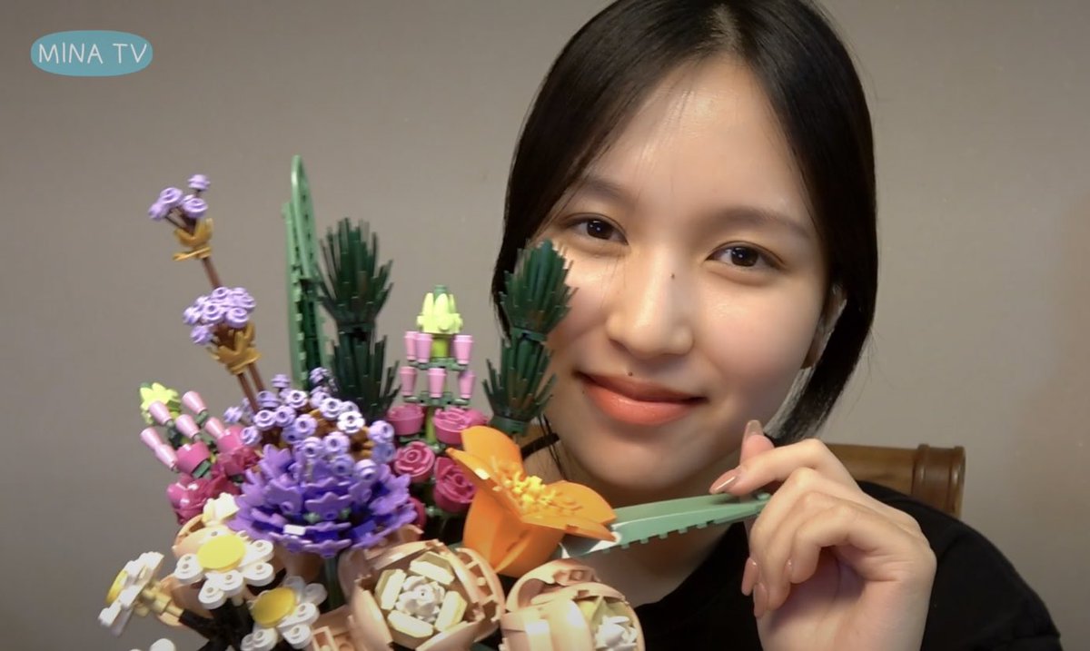 mitzuholic's tweet photo. Day124 😍 what a great day to be alive 😭😭😭😭 look how proud and happy she was 😁 good job best girl
#MINA #MinaTV #TWICE #LEGO https://t.co/ITHV17QjVo