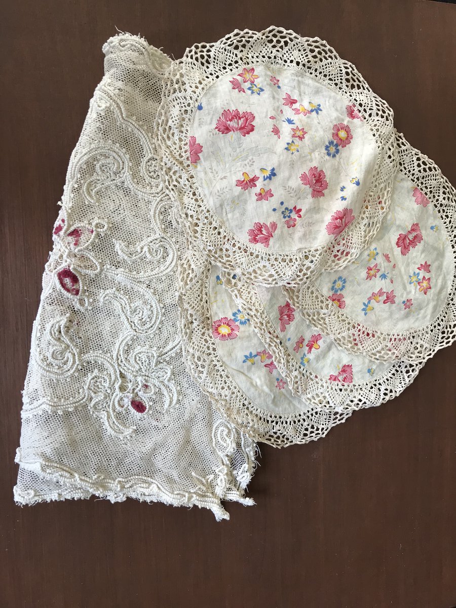 de_tresors's tweet photo. #Napperons #vintage #retro pour #customisation #sacs #pochettes #handmade #DIY #style #bohème #gipsy #deco #crochet #couture #campagnechic #shabbychic à découvrir sur https://t.co/K2HJKWsT2k https://t.co/VwsRMvGkGw