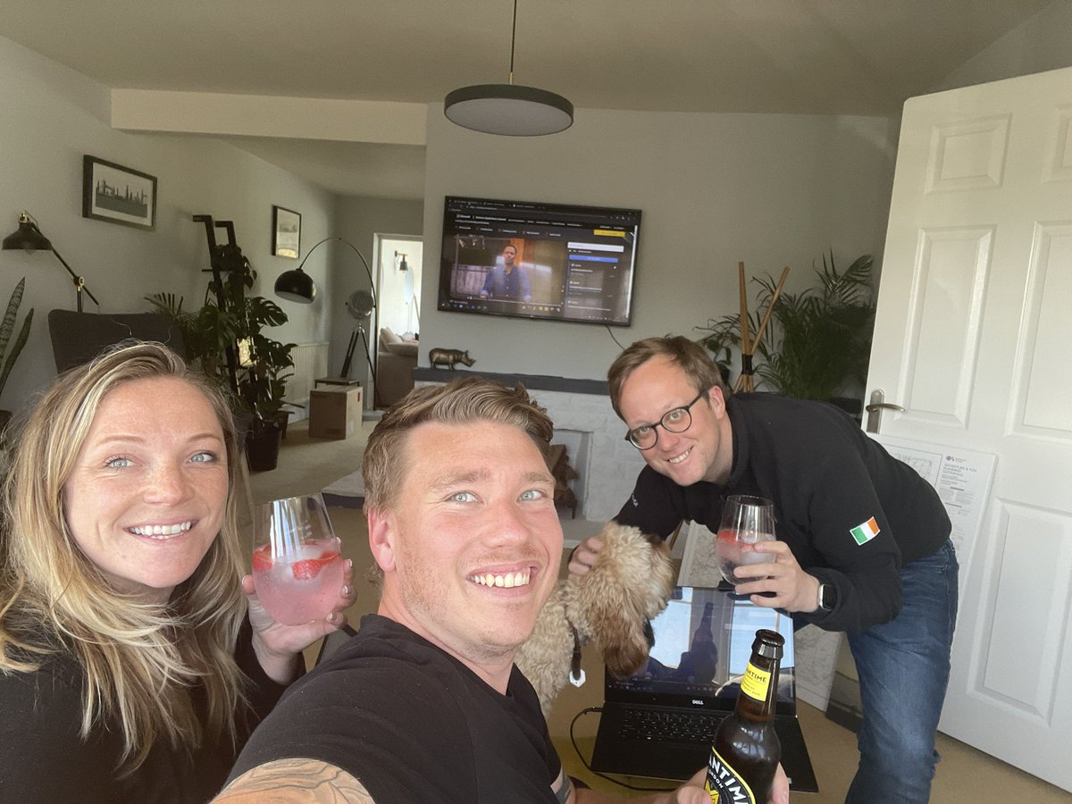 #MSBizAppsSummit watch party with @LucyAliceBourne & @andrewdwelch 

Thanks for the call out @donasarkar #FTRSA