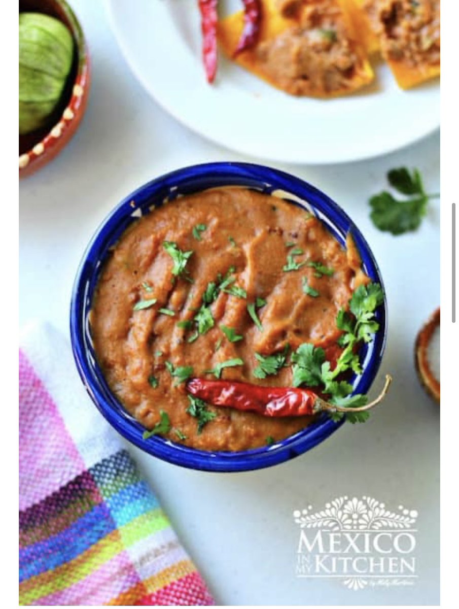 My favorite #5deMayo side dish!!

In Sinaloa, this dish is popular as a side dish in some small eateries, at home as a snack with crispy tortilla chips, and must must-have rural celebrations like weddings, first communion’s or baptisms etc

 mexicoinmykitchen.com/dirty-beans-di… #allin