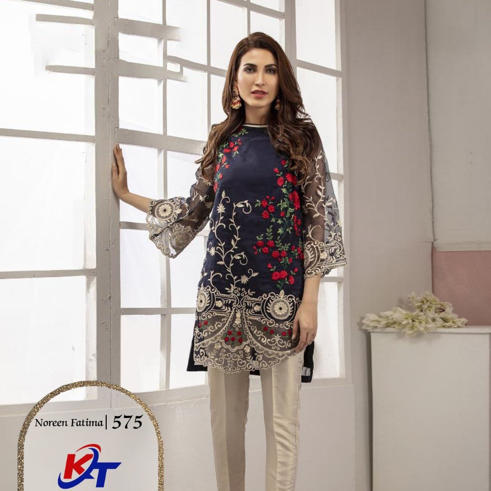 Viki7863's tweet photo. Noreen Fatima 575KT
"Most Demanding Design"

Fabric "Fine Quality Lawn" 2pc
Front Neck Heavy Emb
"Front Full Heavy Emb" 
Seleves Heavy Emb
"Plain Trouser"
Wholesale Price
"Rs.2050"

UC
Sk211
Delivery Charges 200 https://t.co/q5wR99z1Gi
