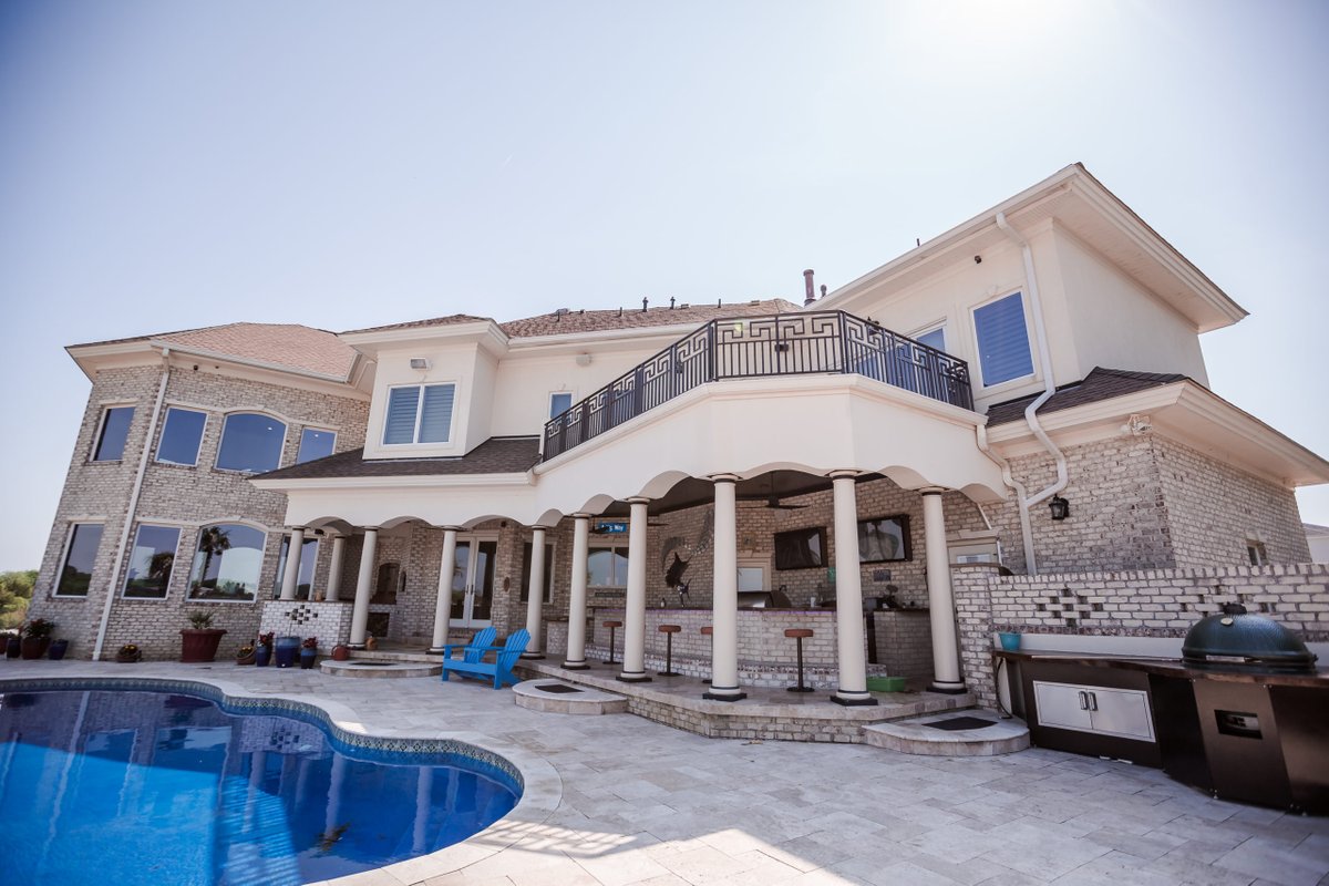 Cosmo817JC's tweet image. Longtime ELAN ELITE dealers from Integrated Audio Video reveal how they keep their business moving forward with projects that range from contract work to resimercial to luxury homes and yachts.

Find out how here: ow.ly/AyWz50EDjLj

#ELANControlSystems #ELANInstallations