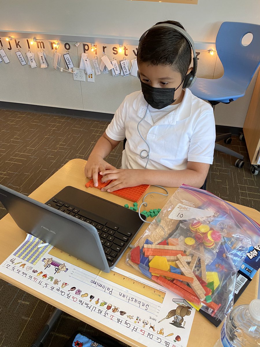 MrsMaddyStreet's tweet image. STAR testing, say what! Is it 2002?..... Nope, just rockstar second graders being their resourceful, mathematician selves. #COVIDstyle #WCSperseverance