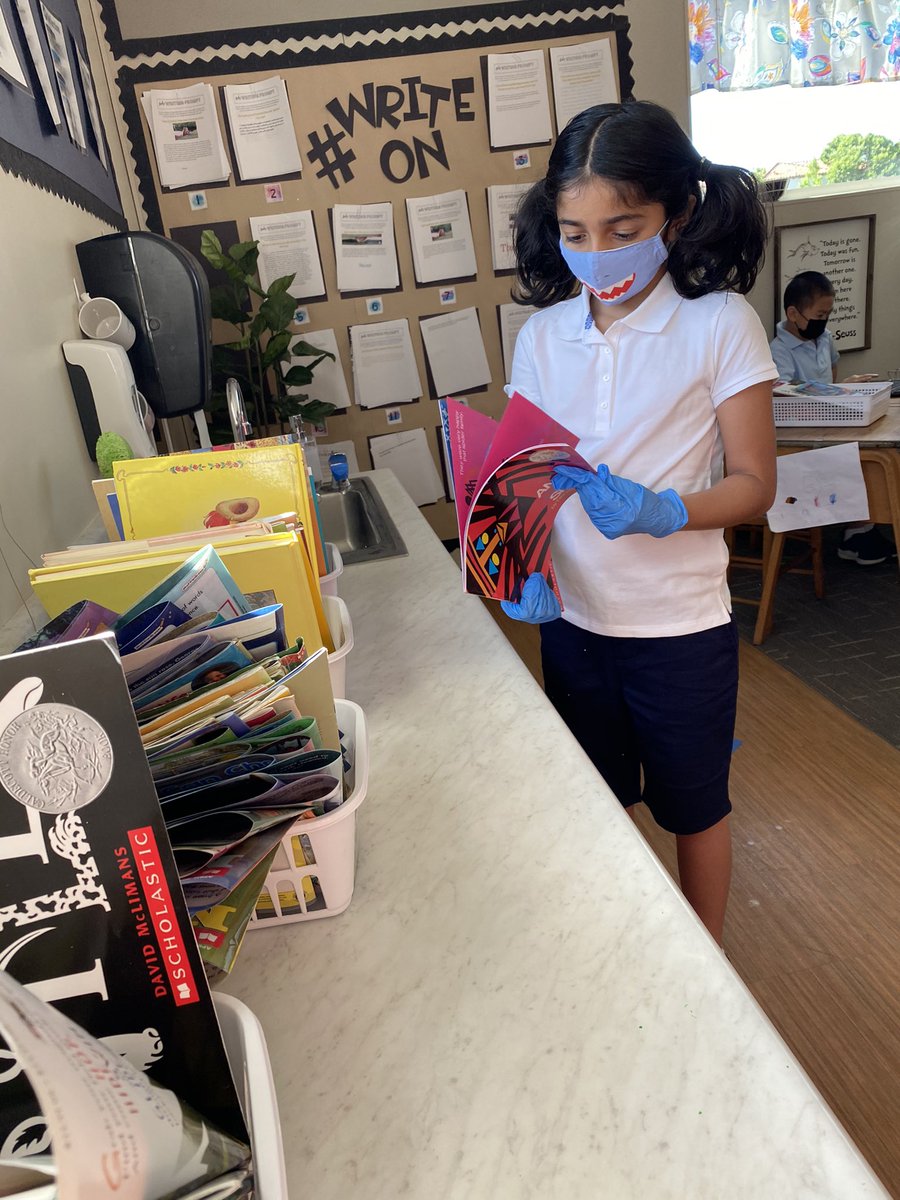 MrsMaddyStreet's tweet image. STAR testing, say what! Is it 2002?..... Nope, just rockstar second graders being their resourceful, mathematician selves. #COVIDstyle #WCSperseverance