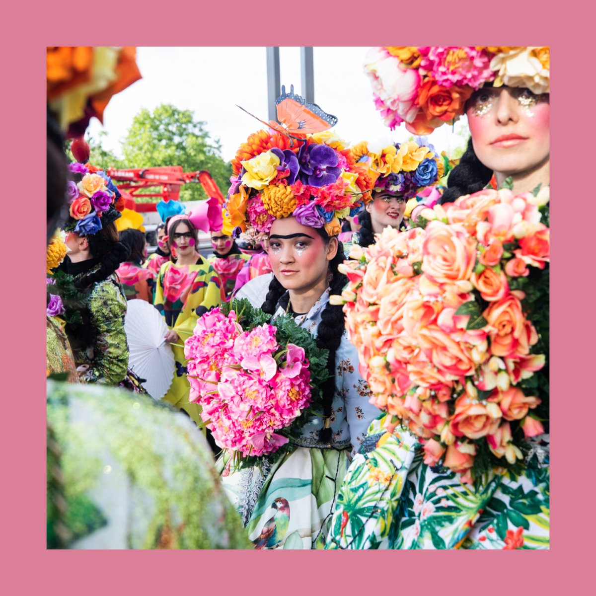 [Souvenir, souvenir] 

En 2019, nous partions à la découverte du Mexique avec Eldorado !

Comme à chaque grande édition, nous avons lancé les festivités avec la (tant attendue) parade d’ouverture !

#1semaine1couleur ROSE est l’occasion de nous y replonger.

©️ Jacob Khrist