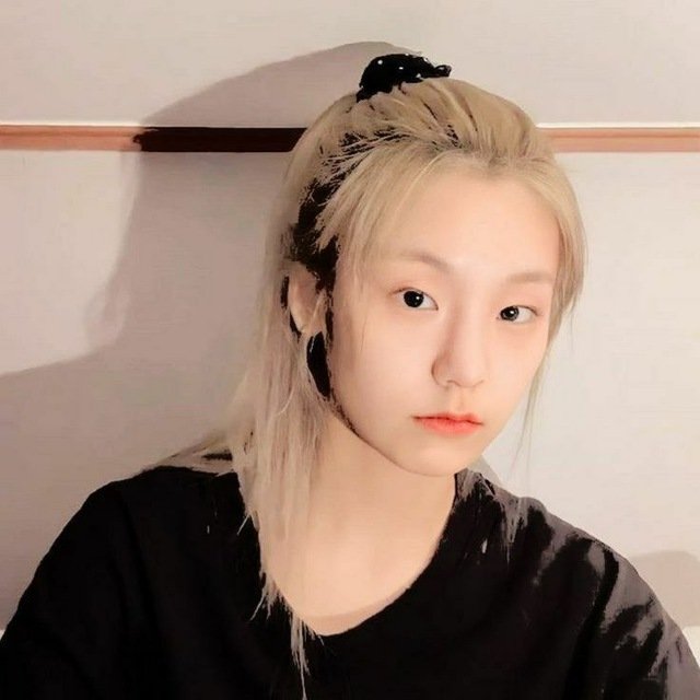 Hi saya  Aglencha Revaline
panggil saja senyamannya kak!!, 
Mutual ?? Fb rt or Like. 

#roleplayeraccount #roleplaykpop #roleplayerindo