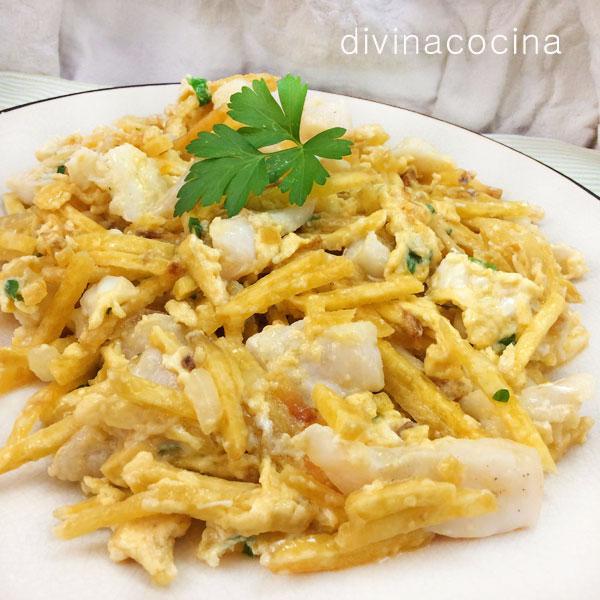 BACALAO DORADO, uno de nuestros favoritos de la gastronomía portuguesa. Resuelve una cena familiar en un momento!!!
divinacocina.es/bacalao-dorado…