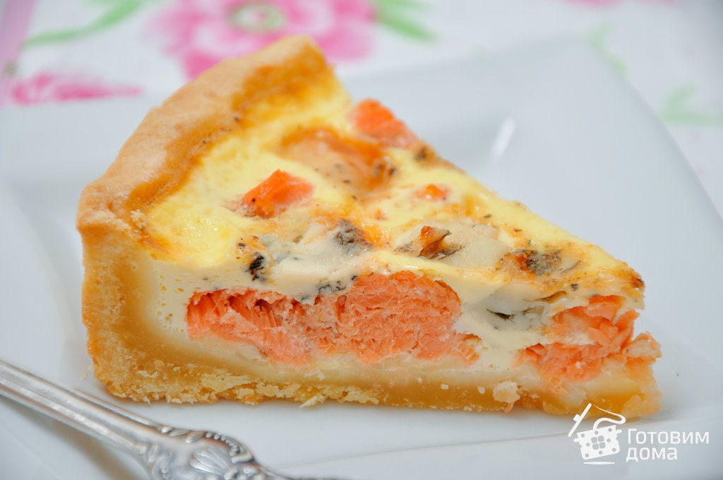 impudent_potato's tweet image. Пирог с лососем и сыром (киш лорен)
сливочное масло
мука 260 г
яйцо 1 шт
сметана 1 ст.л.
соль щепотка
стейк лосося (форели или семги) 300 г
сыр твердый 50 г
сыр горгонзола или рокфор 50 г
соль
свежемолотый перец
сливки (10%) 200 мл
яйца 2 шт
соль
свежемолотый перец