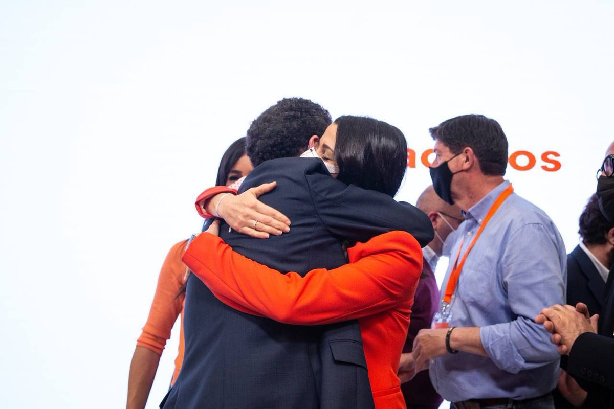 Muchas gracias a los 130.000 madrileños que habéis confiado en nuestro proyecto y habéis votado centro en un escenario de enorme polarización. Seguiremos trabajando juntos por una España sin bandos y un futuro para todos.

Y gracias en especial a ti, <a href="/BalEdmundo/">Edmundo Bal</a>. Por todo 🧡