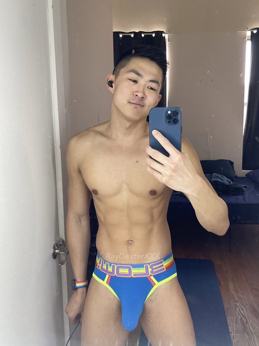 Glasses on? 🤓 or glasses off? ☺️ https://t.co/XeFMfag33K<a href="/tag/valentinesday"class="tags"><span>#valentinesday</span></a>