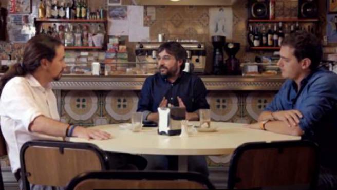 Solo hace seis años de esto.
Todo va muy rápido. ¿Demasiado? 
La política se ha convertido en una trituradora. Y diría que eso no es una buena noticia. Deberíamos reflexionar también los medios sobre ello.