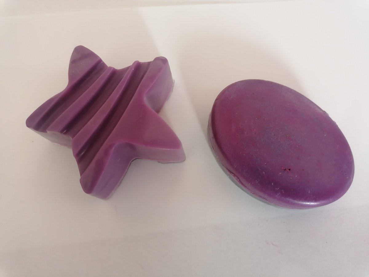 Another good CREST Bronze session: Lavender soap, strawberry &amp; mint lip gloss and strawberry, mango &amp; cherry bathbombs, using a really good recipe. The students are now experts at moulding them! <a href="/StThomasMoreCA/">STMCA</a> #STEM #AspiretobeMore