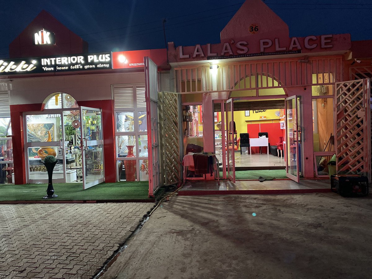 PlaceLala's tweet photo. LALA’S PLACE at night..✨✨
Shop 36A shagari corner shops Barnawa.
#kadunatweeter #kadunabusiness #salon #hair #beauty https://t.co/gmH3R2BlrH