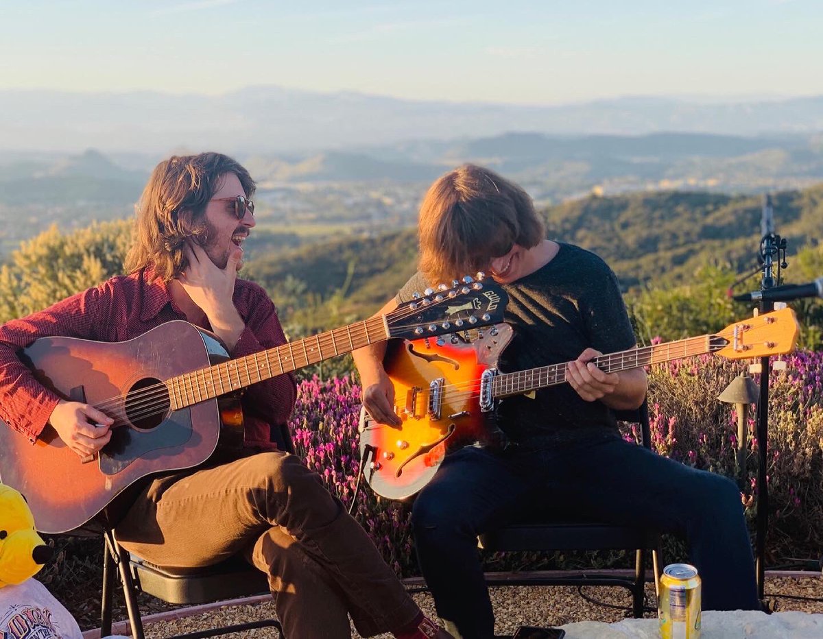 Picking and grinning 📸 by <a href="/Lyndsayrachelle/">Lyndsay Lebiedzinski</a>