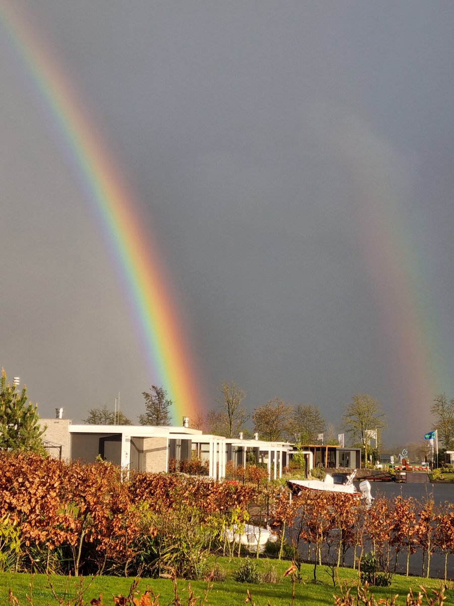 Renskewet's tweet image. #dodenherdenking 2 min. Stilte. En dan dit in de hemel zien