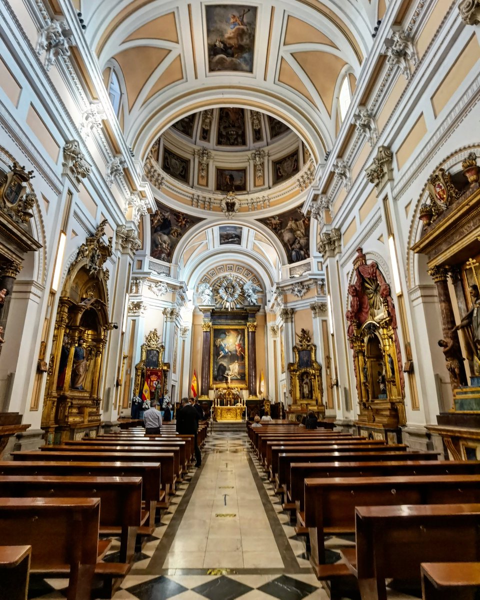 تويتر \ SecretosdeMadrid على تويتر: "Me acabo de asomar a una de las  iglesias más antiguas bonitas de Madrid, la Iglesia Catedral de las Fuerzas  Armadas, en la calle del Sacramento ❤️ #