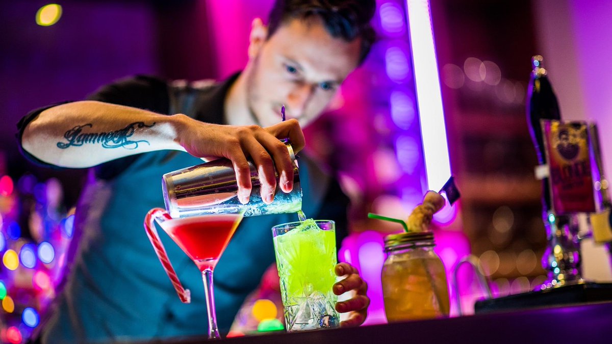 JoshJarrett8's tweet image. We’re looking to recruit across a range of positions at @62TheBank!

Interested? 
Email - josh@royalfortescue.co.uk 

#NorthDevon #Devon #hospitalityindustry #hospitality #jobs #careers