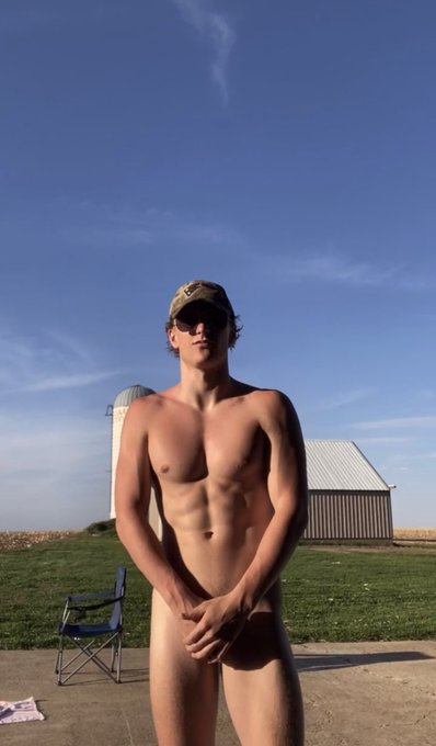 RT if you love American men 🇺🇸 https://t.co/Kg1n0IqJG0