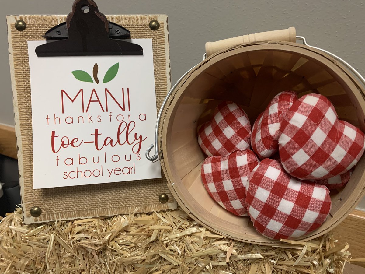 ClarkMSCougars's tweet photo. “Mani” thanks to our teachers for all they do for our students. Happy Teacher Appreciation Week! #StrongerTogether #TeacherAppreciationWeek #ourFISDStory https://t.co/QQxAavKEvQ