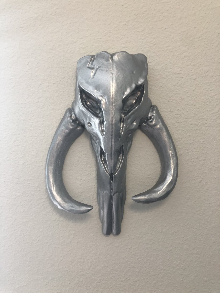 The Mythosaur Skull is up in the wall! #MayThe4thBeWithYou #Mandalorian #ThisIsTheWay #3Dprinting