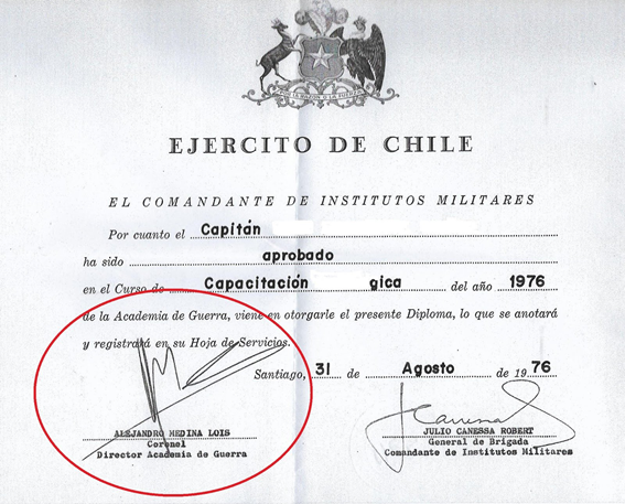 8 ) AHORA ADJUNTO CERTIF DE TITULO DE MEDICO CIRUJANO , OTORGADO EL ' 7 DE ENERO DE 1983 ' , ES DECIR EN DOS MESES Y MEDIO HIZO EL INTERNADO , INSOLITO . DE NUEVO FALTA SU FIRMA Y SIGUE LA BURDA MANIPULACION DE LA FIRMA DEL RECTOR .