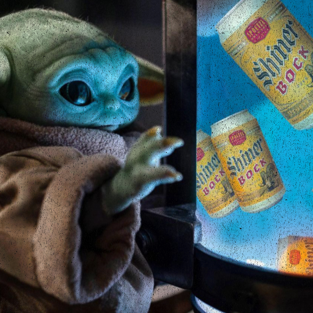 ShinerBeer's tweet photo. May the Shiner be with you!  Got a good Shiner x Star Wars pun? Comment below!
📸: : @the_friendzone_tailgate https://t.co/M42Ciuagkh