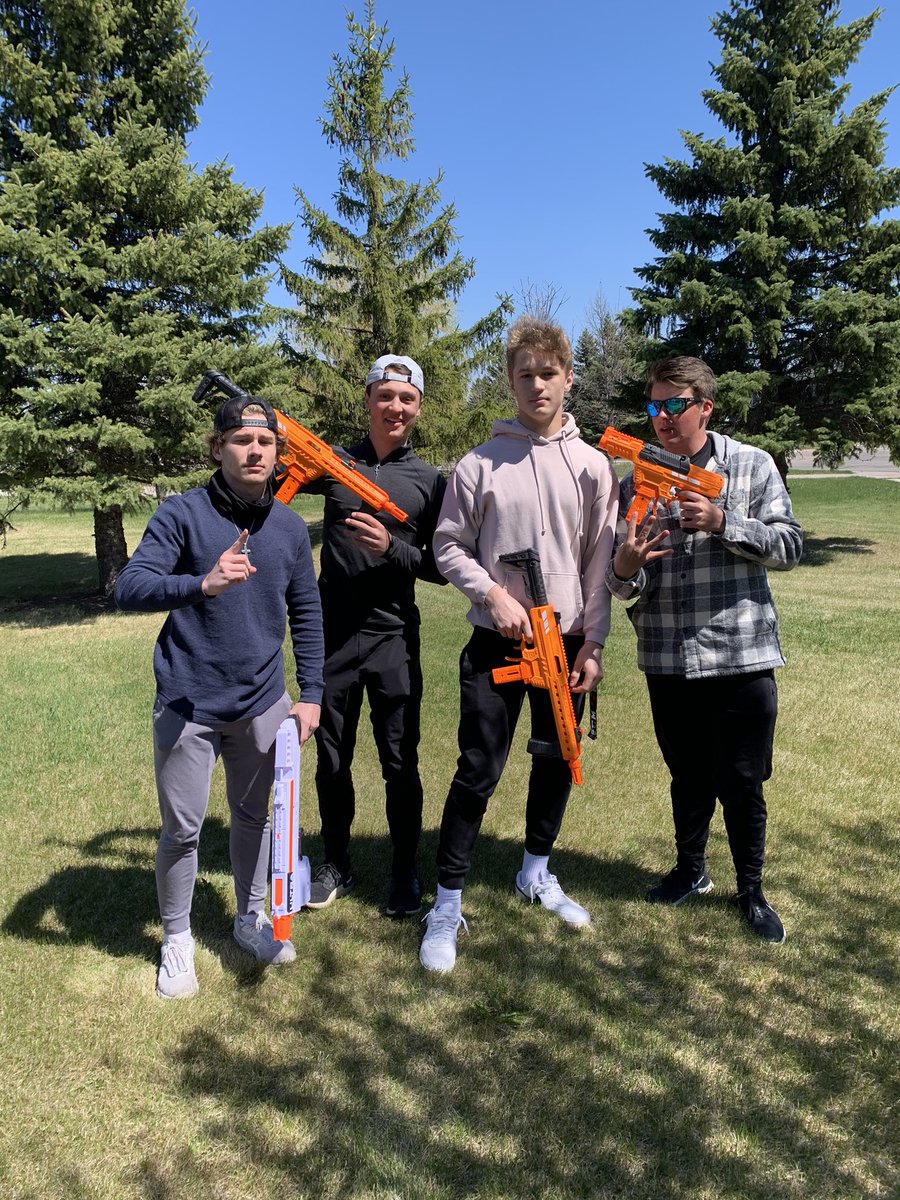 Ian_Simonich's tweet photo. Searls down 1-0 baby #teamtaykeith @spudnerf21 https://t.co/gVOe0KETmk