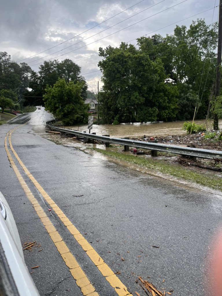 Water almost over the bridge close to Tyler Rd in Hoover <a href="/spann/">James Spann</a>