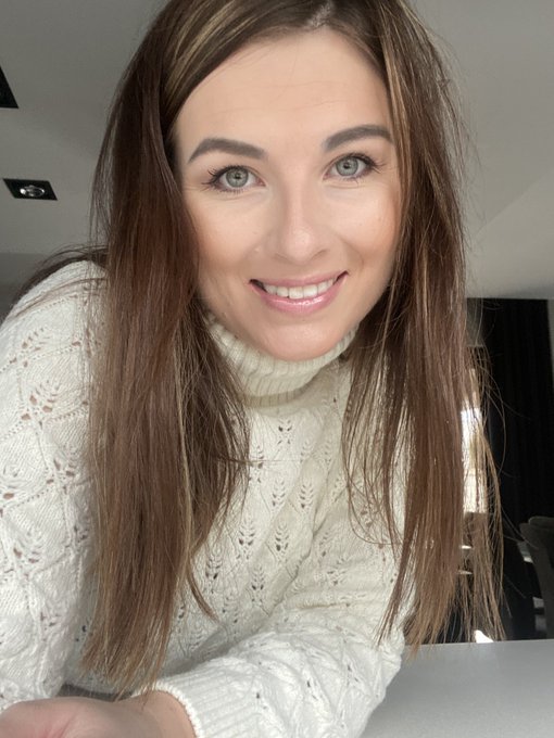 Hmmm Follow my Onlyfans with over 200posts now with 20% sale!! https://t.co/JT0KFKyUNB