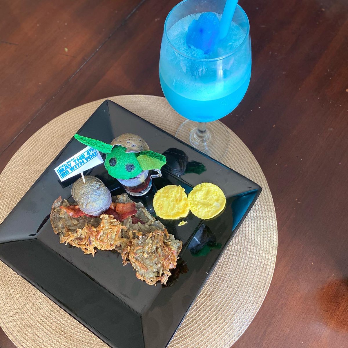 theclairK's tweet photo. May the 4th Be With You! 

#starwars #starwarsfood #starwarsbreakfast #maythe4thbewithyou #maytheforcebewithyou https://t.co/nH0Odqv4wj