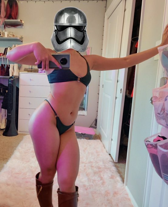 I imagine this is how a female @themandalorian goes to the beach #MayTheFourth #MayThe4thBeWithYou #StarWarsDay<a class="tags" target="_blank" title="On Twitter" href="/?out=eyJ0eXAiOiJKV1QiLCJhbGciOiJIUzUxMiJ9.eyJpYXQiOjE3MjE2NTc1NzMsImlzcyI6InR3cG9ybnN0YXJzLmNvbSIsIm5iZiI6MTcyMTY1NzU3MywiZXhwIjoxNzUzMTkzNTczLCJyZWRpcmVjdF91cmwiOiJodHRwczovL3R3aXR0ZXIuY29tL3RoZW1hbmRhbG9yaWFuIn0.LhWZmKydTg1C34zqRpihhlSuPST87ex7j60unvs6QziMbSK-zQp2GSOhuiwlMR0i1NiuCgff23s1QZmf4F2IsA">@themandalorian</a><a href="/tag/starwars"class="tags"><span>#starwars</span></a><a href="/tag/maythe4thbewithyou"class="tags"><span>#maythe4thbewithyou</span></a><a href="/tag/starwarsday"class="tags"><span>#starwarsday</span></a><a href="/tag/m"class="tags"><span>#m</span></a>