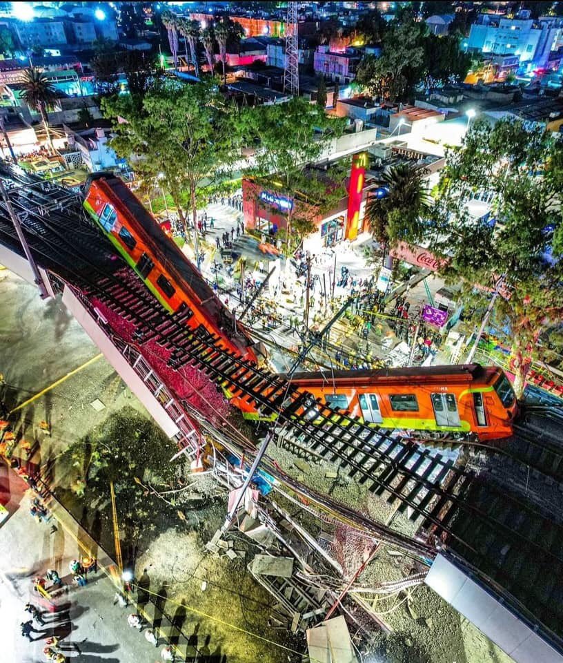 tokioffit's tweet photo. The train collapse in Mexico's City was not an accident, it was the  government's inefficiency, there were concerns on the structure since it was built and again after 2017s earthquake, and yet everything was ignored, 23 died and dozens were injured.
#NosFaltan23 #MexicoDeLuto https://t.co/H5PjQipG5U