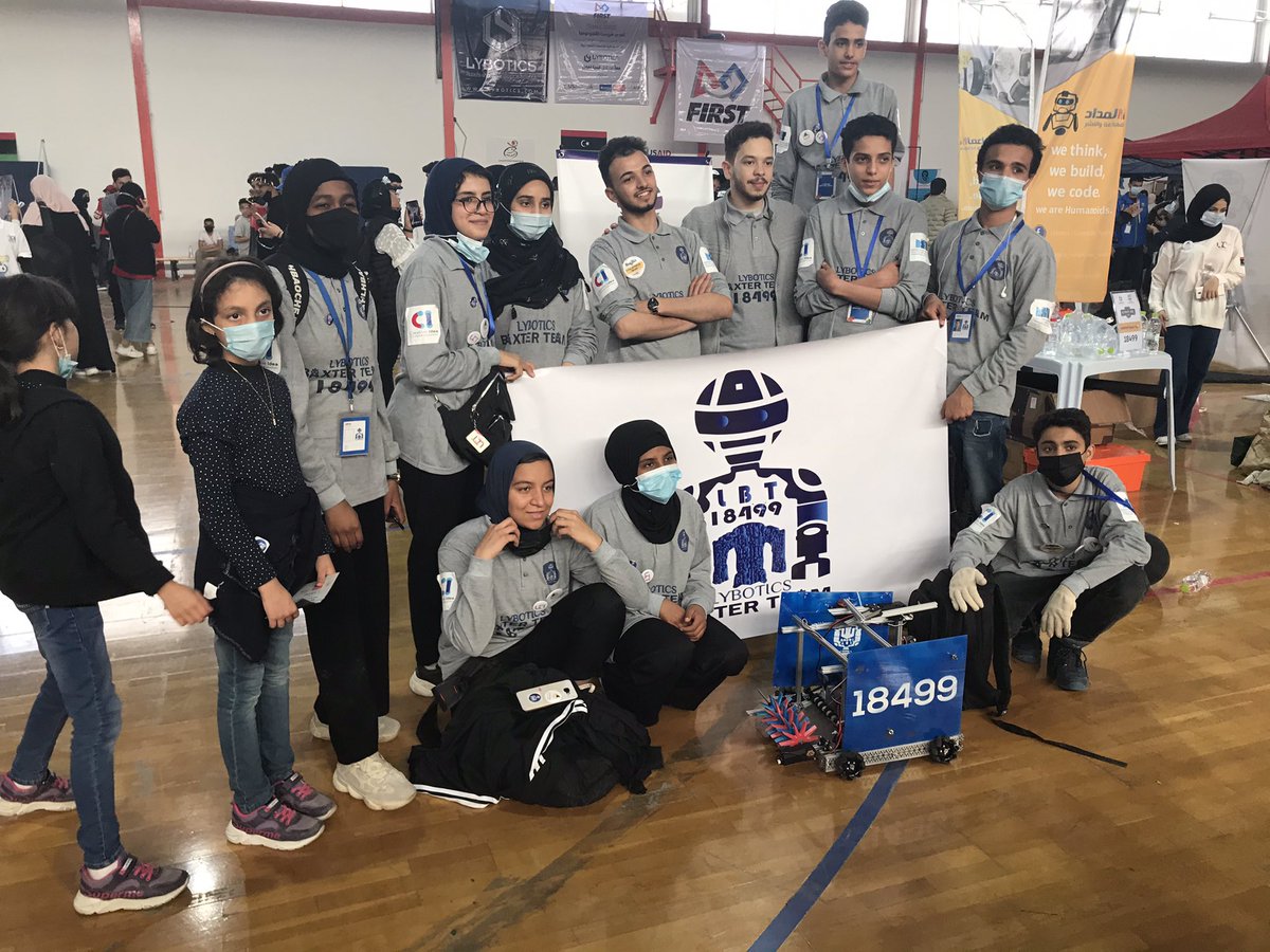 baxter_team's tweet photo. Are you between 14-18 years old?  Interested in science,technology,engineering and mathematics? You have an interest in robots? Have a passion for learning?
 If you meet these conditions, you are facing a great opportunity in which you will learn a lot and a lot with Baxter team. https://t.co/lQrt8V0uSn