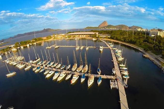 riodreamflat's tweet image. At Marina da Glória, iin some of these boats, it happen a lot of parties and all u'll need to do is cross the avenue! Buy your raffle tickets and good luck!

#raffall #riodejaneiro #rj
#aterrodoflamengo #gloria