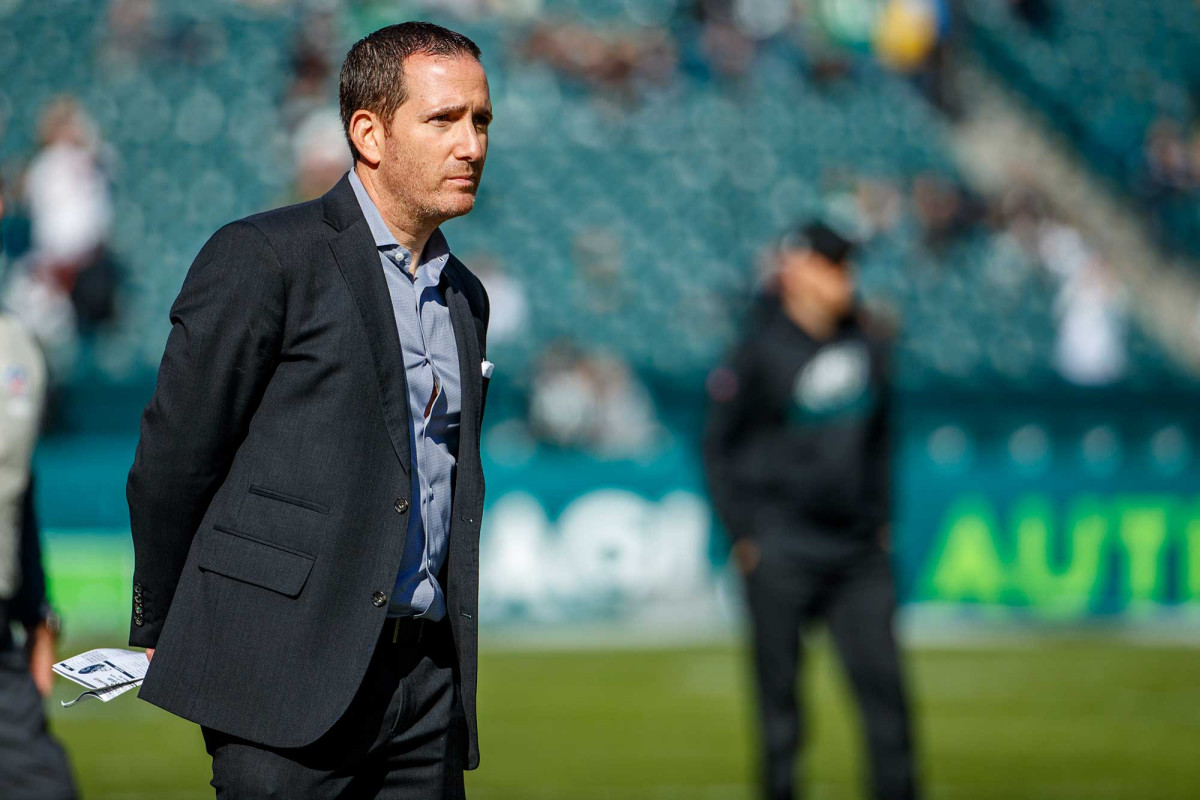 Eagles' Howie Roseman explains cringeworthy NFL Draft fist bump moment