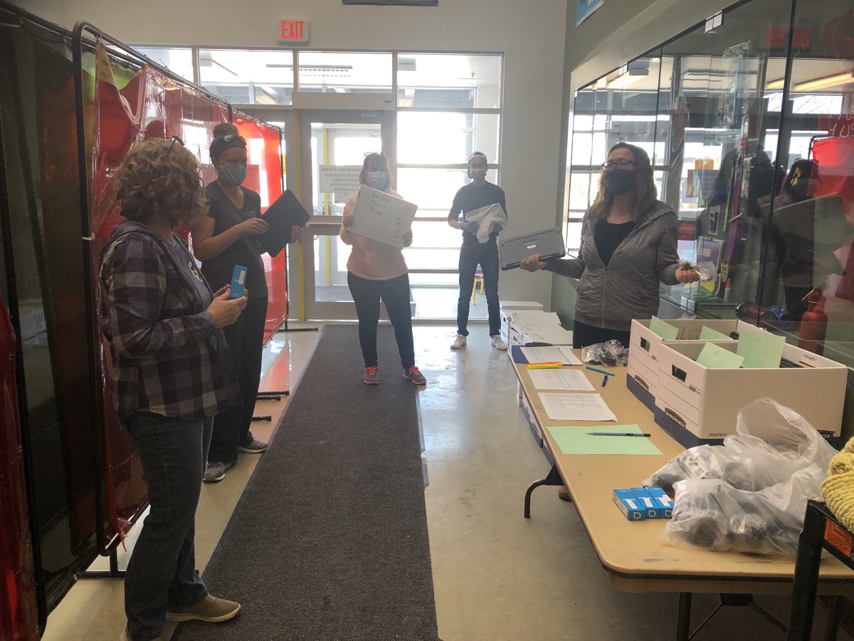 ycsnwt's tweet photo. Our @Weledeh and @ESJS_Yk teams busy distributing technology to families so everyone has access to remote online learning!! #wegotthis #ycsfutureforward #parentsandteacherstogether https://t.co/3F39eBb60n