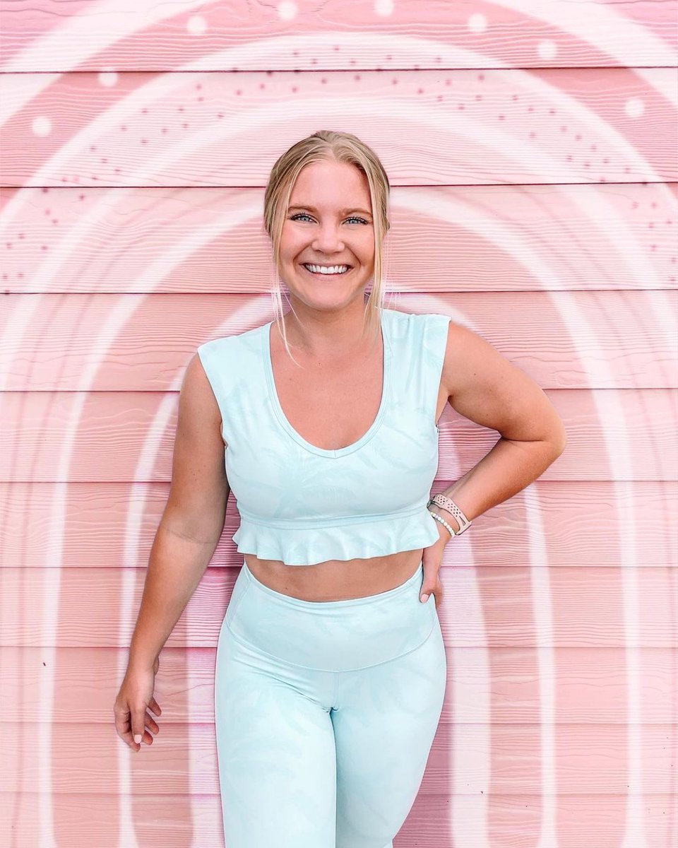 Life isn't always all smiles and rainbows...but sometimes, it is. 🌈💕 Soaking up these sunny vibes by @_emmahaman in the Flutter Bra and High Waisted 7/8 Leggings in Powder Palm: tavinoir.com
