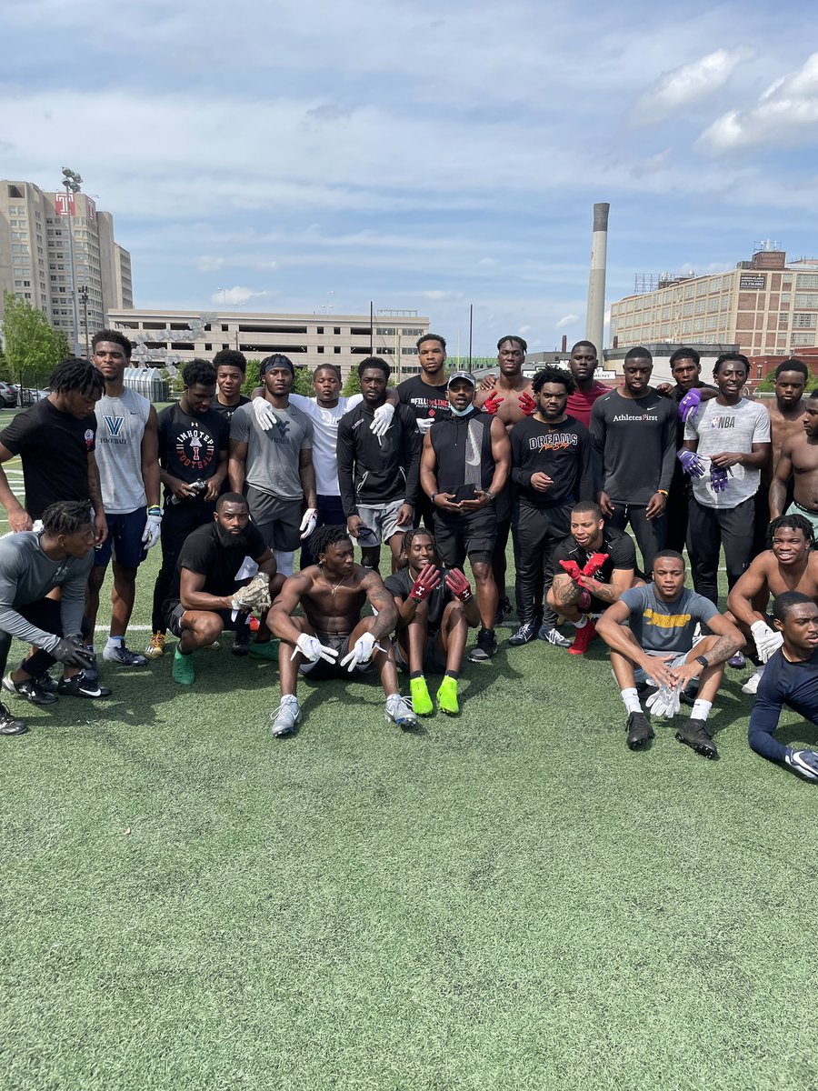 Philly Football Skills Academy!
#philly #Philadelphia #phillyfootball #Dbsdoitbetter