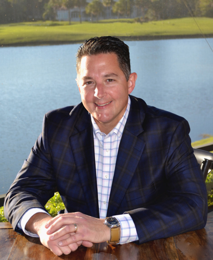 CORTFurniture's tweet photo. Please join us in congratulating CORT's Mike Davis and Jon Hile on their recent promotions to President and Chief Operating Officer and Executive Vice President of Business Strategy, respectively! 👏🏽🎉 https://t.co/jdnp2i7Fch https://t.co/YS94jt0uJh