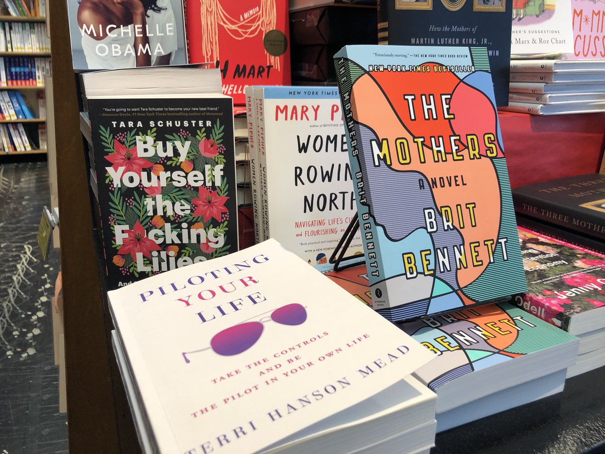 terrihansonmead's tweet image. Signed copies (with stickers and bookmarks) of Piloting Your Life spotted in the wild at @Keplers in Menlo Park.  Buy a copy for your mom or for the favorite woman in your Life.