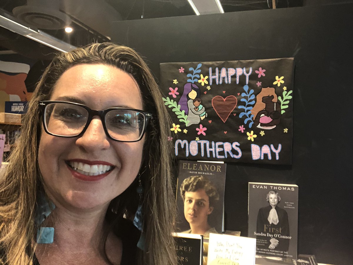 terrihansonmead's tweet image. Signed copies (with stickers and bookmarks) of Piloting Your Life spotted in the wild at @Keplers in Menlo Park.  Buy a copy for your mom or for the favorite woman in your Life.