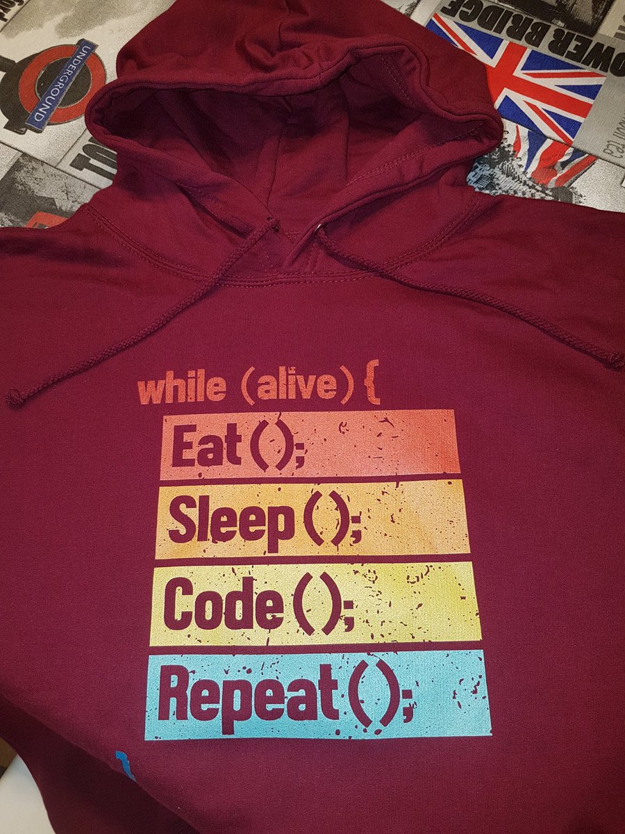 Como molan mis regalos de cumple! A tope de code 💪