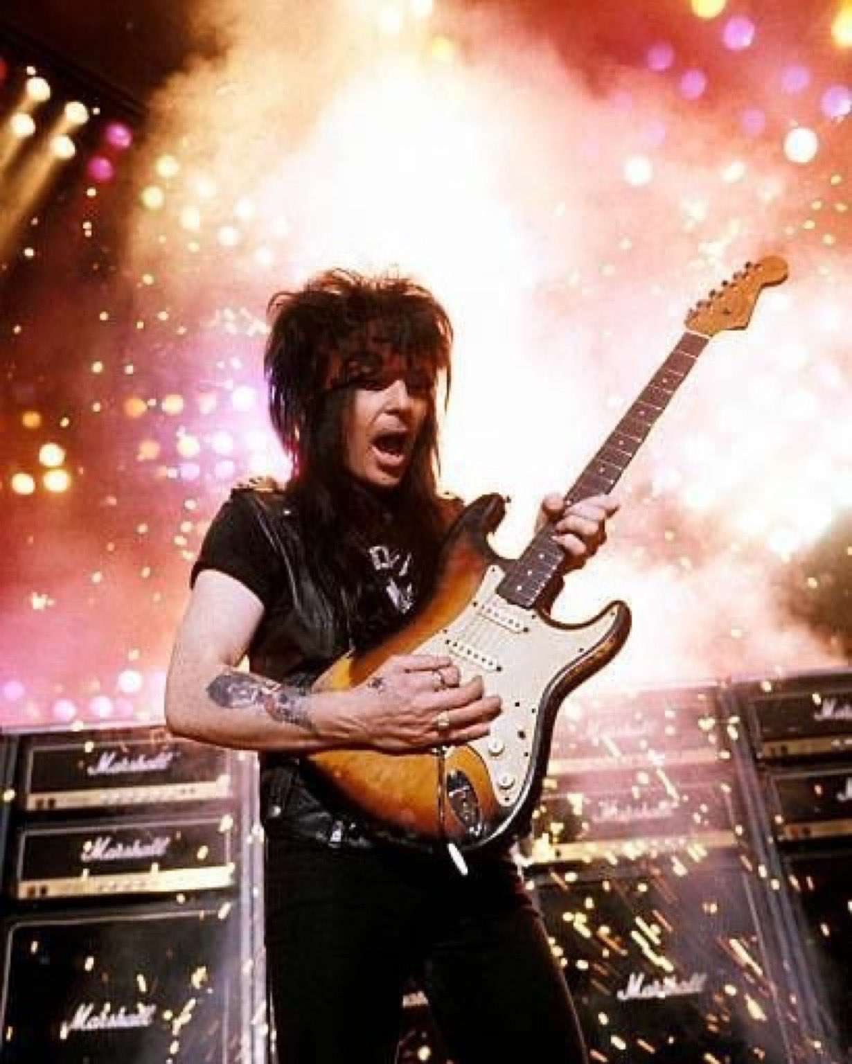 Happy birthday Mister Mick Mars 