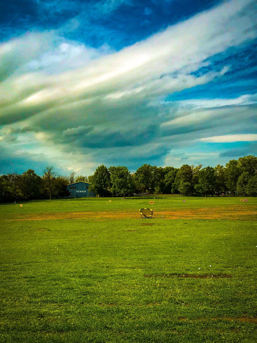 InmanGolf's tweet image. It’s an absolutely gorgeous day to hit some golf balls ⛳️

Come on down to Inman Golf Center to work on your swing or just simply blow off steam 🏌️

#njgolf #edisonnj