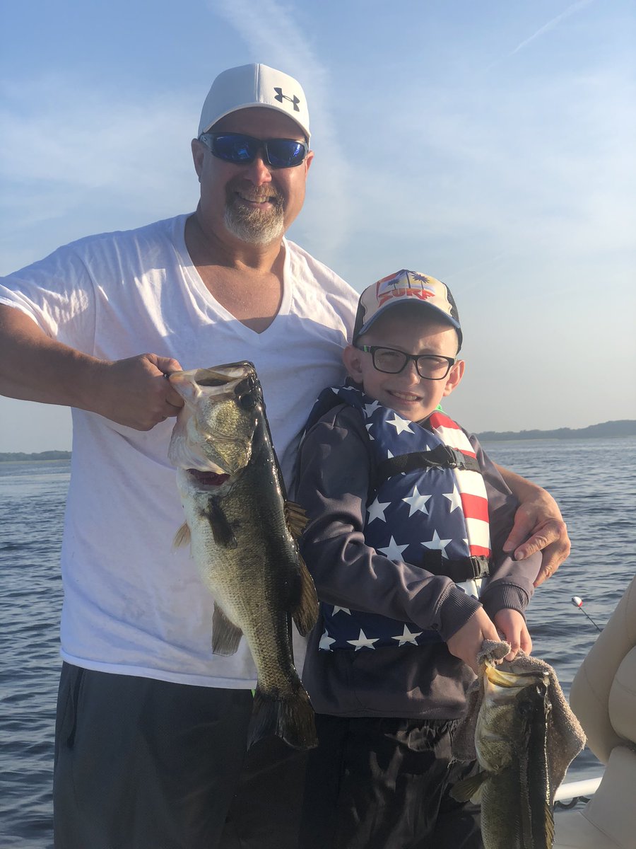 PSbassguide's tweet photo. Few double hook-ups and a whole lotta fun on Big Toho wit Steve, Colby and friend Billy from NJ.  #cementcontractor #psbassguide #getchasome https://t.co/EOY0TCloJn
